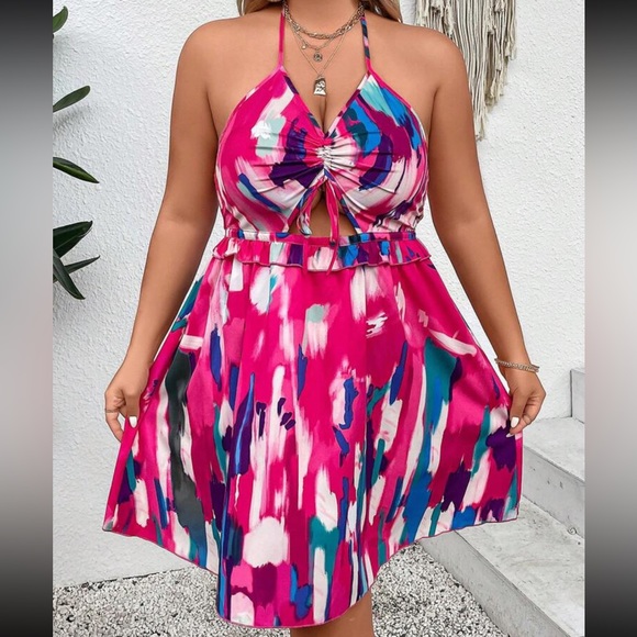 Plus size allover print halter dress - Picture 7 of 8